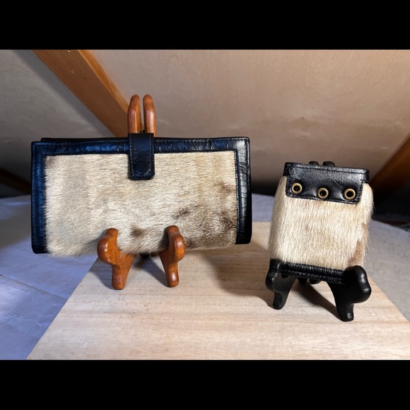 1960s Godfrey & Assoc. Coach hide and seal fur wallet/clutch - Picture 2 of 9